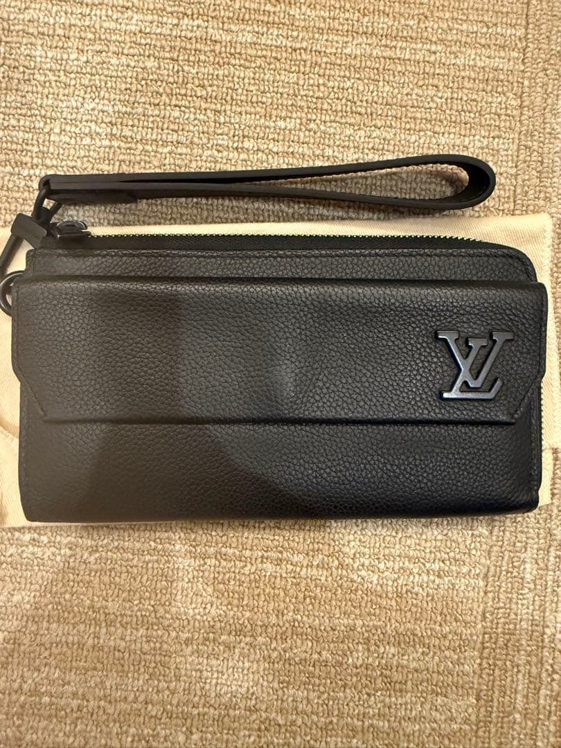 LOUIS VUITTON アエログラム ドラゴンヌ ジッピーウォレット