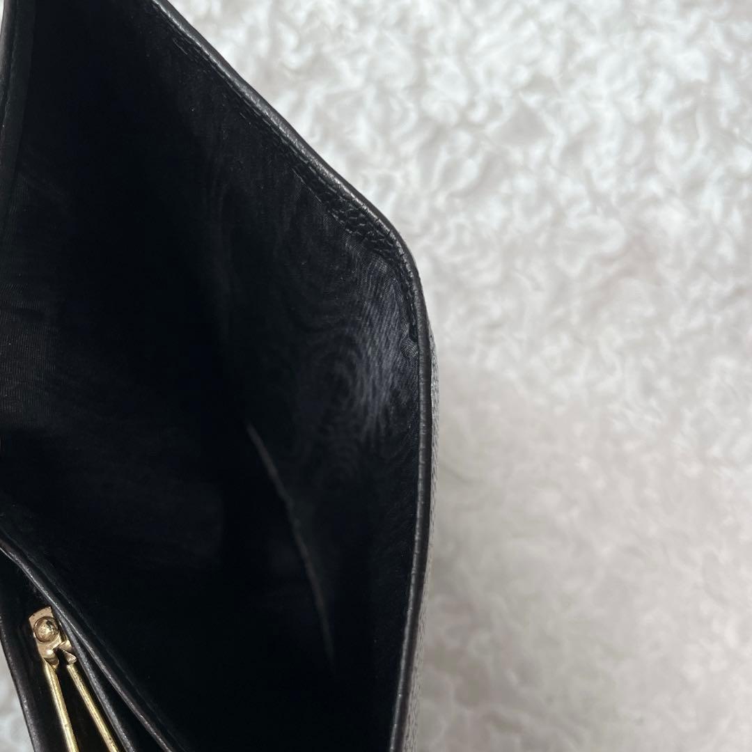 CHANEL ブラックレザー 二つ折り財布　キャビアスキン　がま口　レザー　ココ