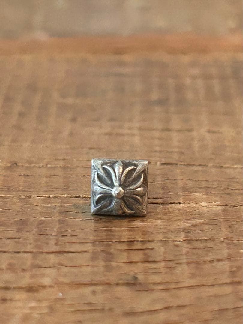 【bluebird 】CHROME HEARTSピアス