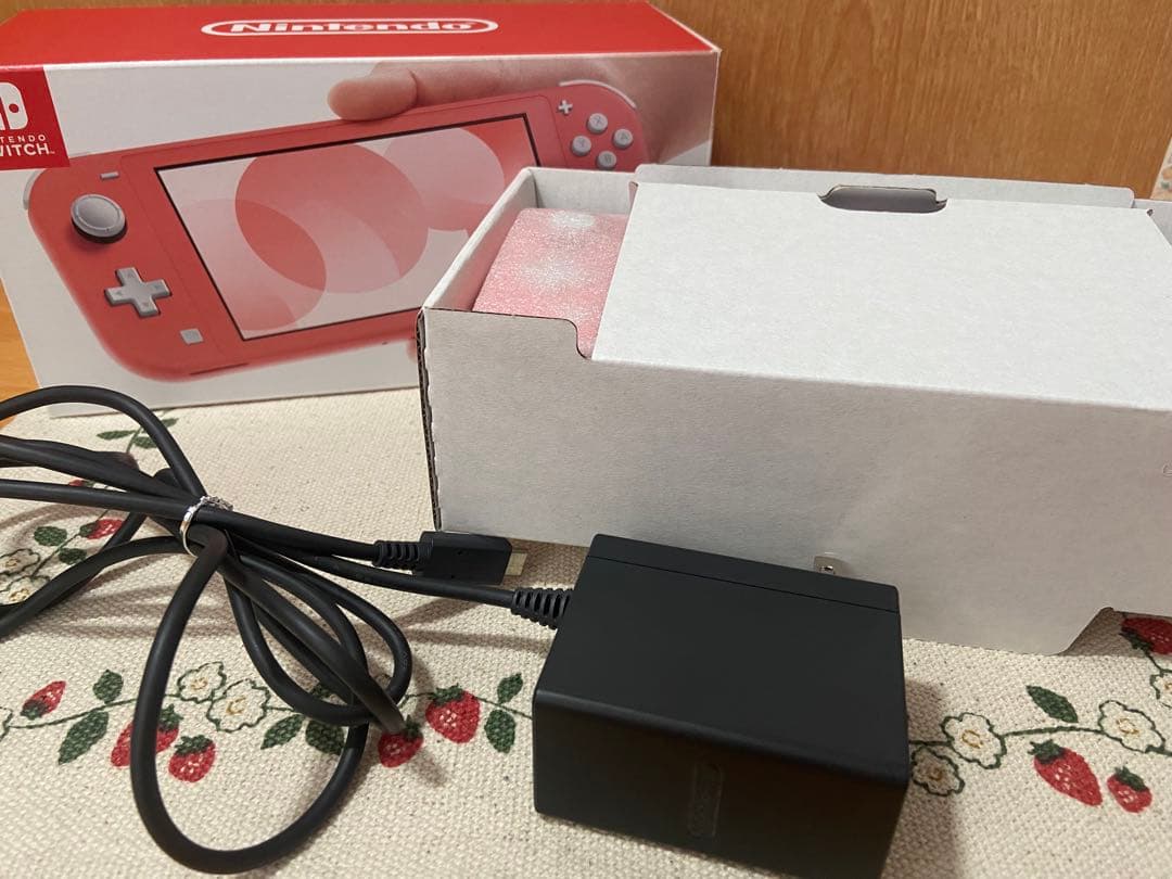[美品] Nintendo Switch Lite (コーラルピンク) 本体