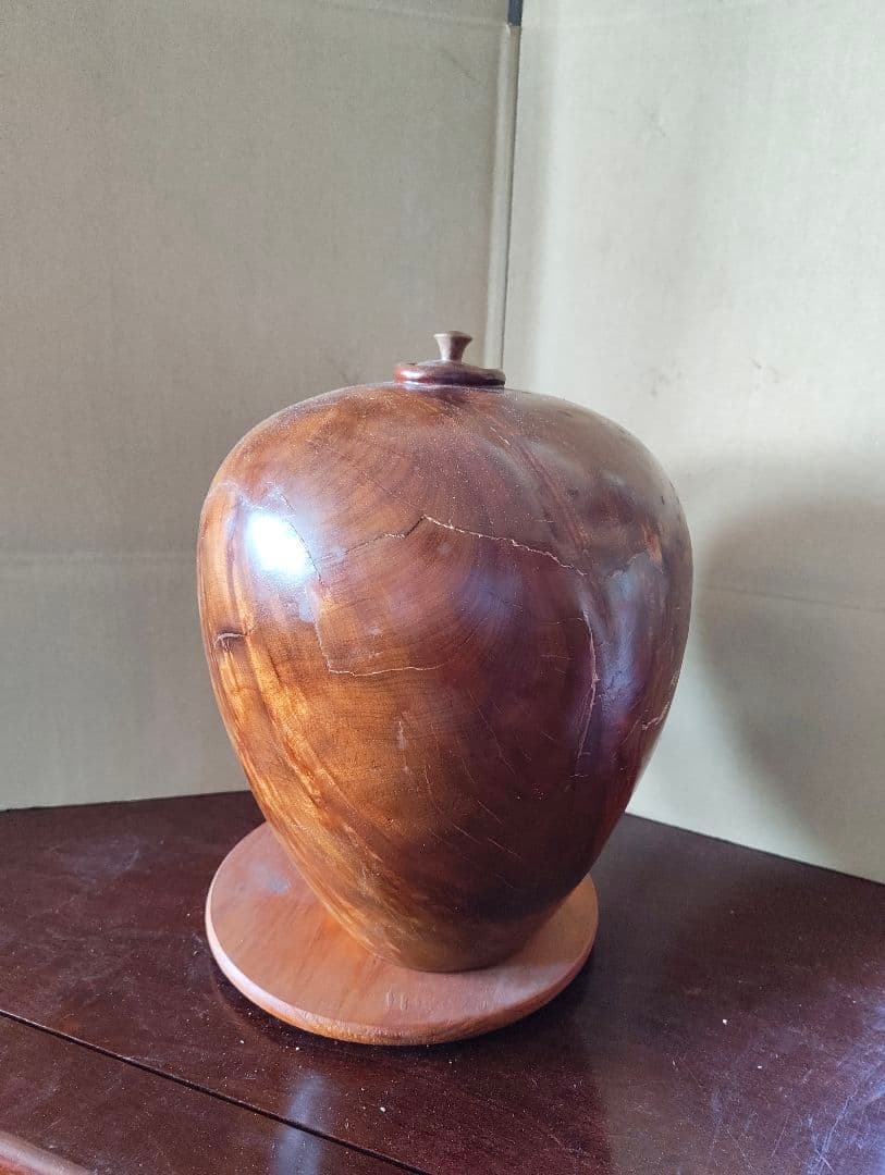 屋久杉飾り壺？ 蓋付き 台座付き