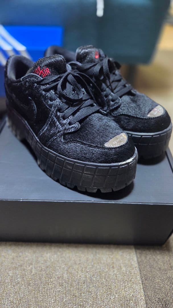 靴 AirJordan1 Brooklyn Low