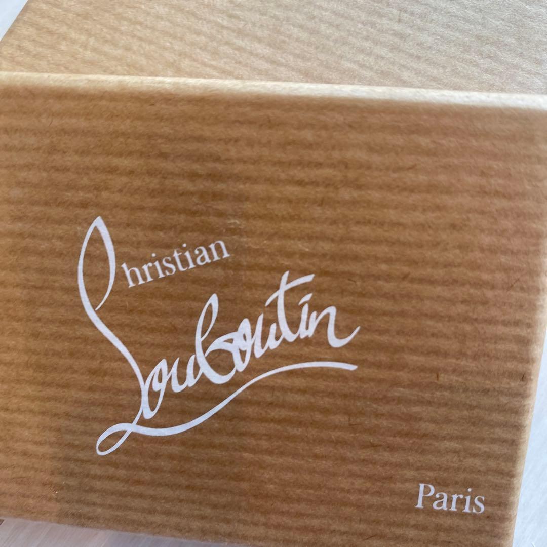 Christian Louboutin レースチャーム２点