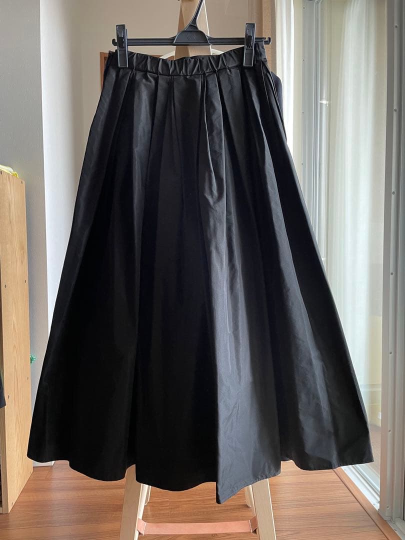 【新品未使用】ユナイテッドアローズ タフタ スカート ブラック 36