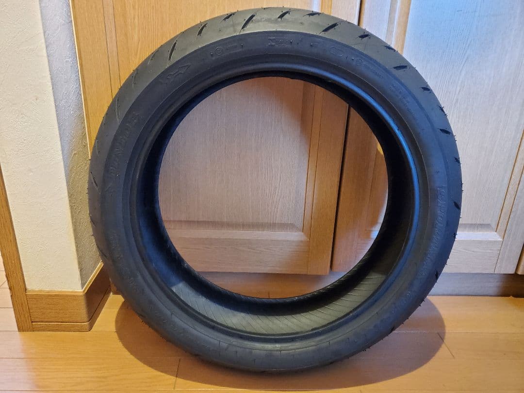 期間限定1万円値下げ　カワサキZ900RS純正タイヤ　新品に近い極上品2本セット