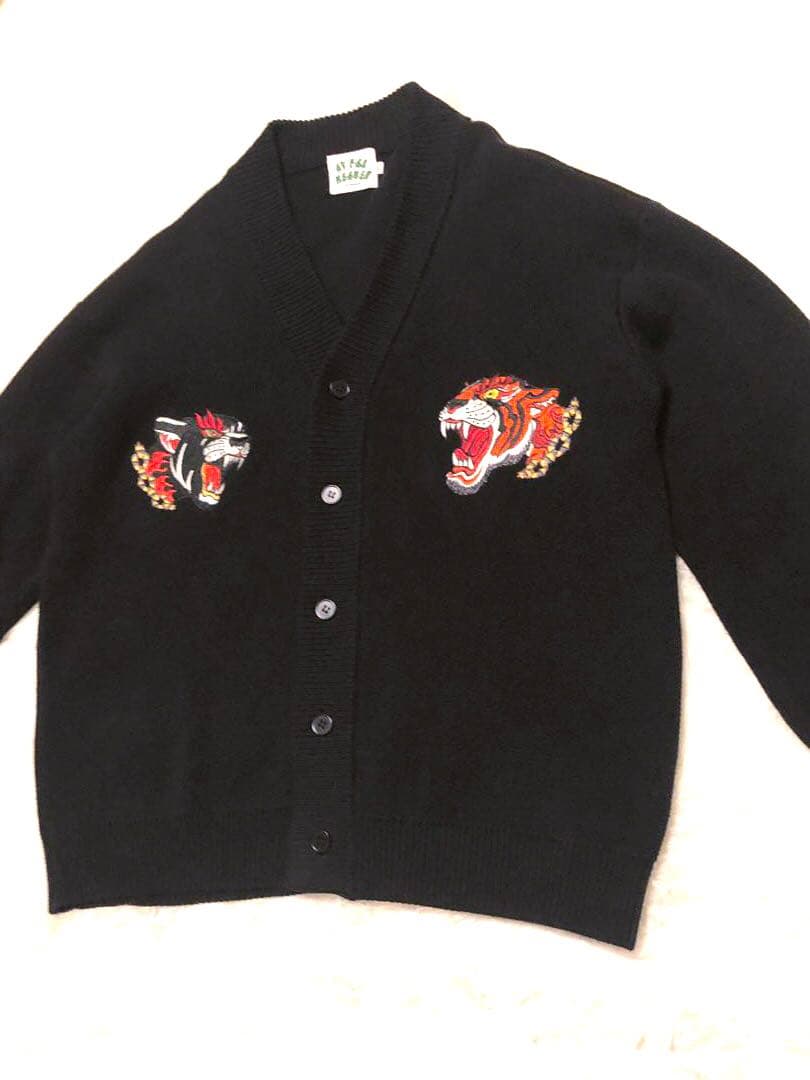 チュウカタベタイ虎刺繍デザインカーディガン 黒LサイズAS FAR HEAVEN