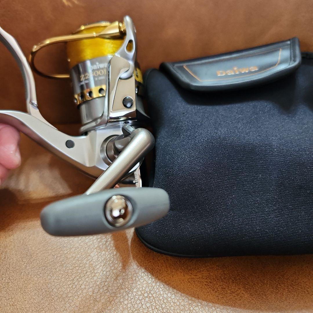 Daiwa トウナメントZ2500LBD スピニングリール