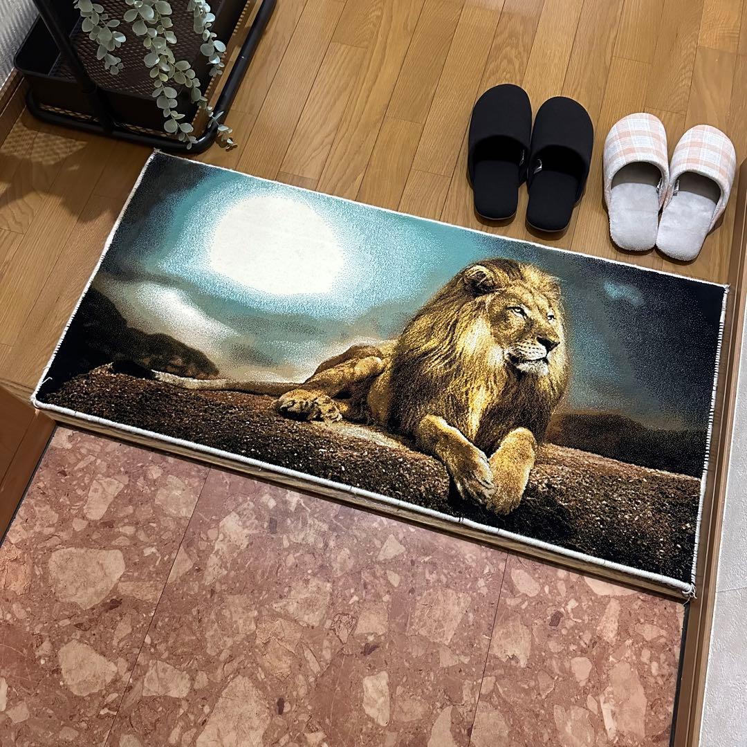 【新品未使用】絵画風絨毯　カーペット　玄関用　ライオン　玄関　廊下　絵画　イラン