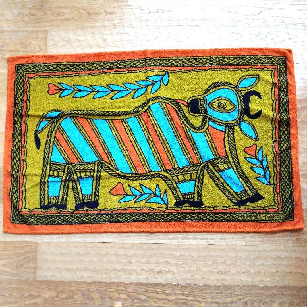 HERMES ビーチタオル 牛のデザイン