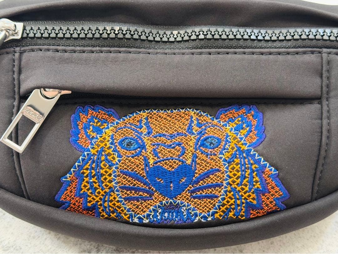 【極美品】KENZO ケンゾー ボディバッグ ウエストポーチ タイガー 刺繍 黒