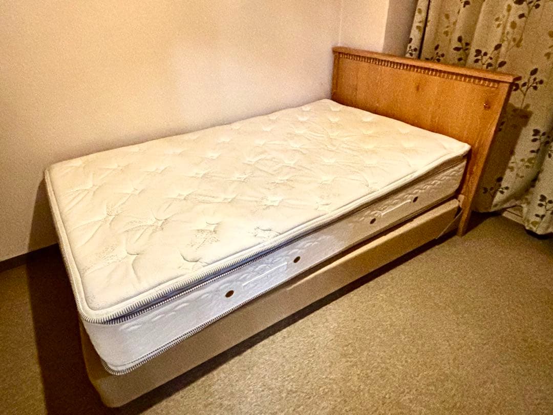 シモンズ　セミダブルマットレス(※フレームと同時購入で割引可)