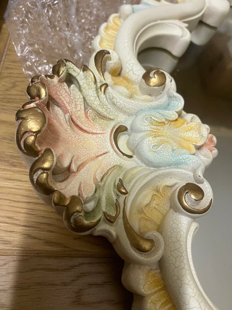 【期間限定値下げ⭐︎12/23迄】壁掛け　鏡　アンティーク　レトロ　花　ゴールド