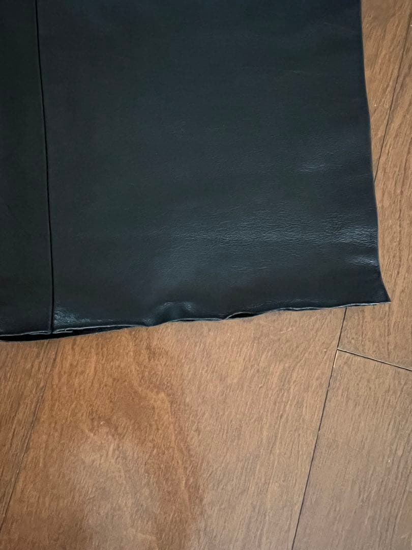 MIUMIUレザーパンツ