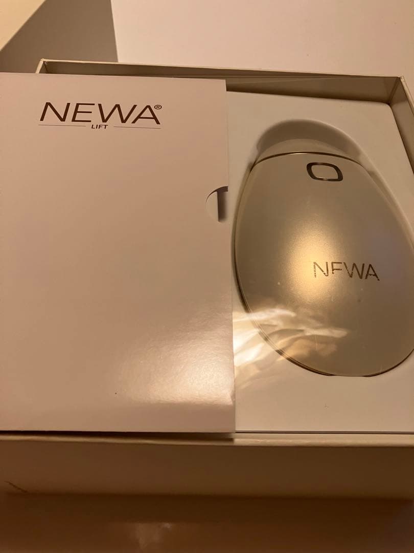 NEWAA LIFT 美顔器 ホワイト