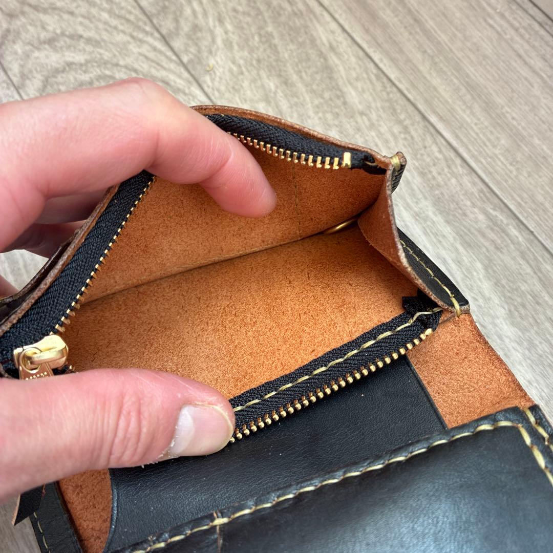 【茶芯ブラック】ミドルトラッカーウォレット　真鍮　お札を折らずに収納　タイプB