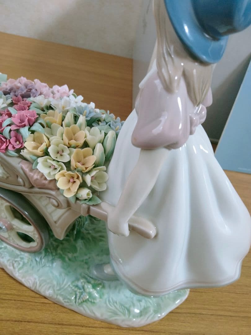 美品 リヤドロ「可愛いお花屋さん」