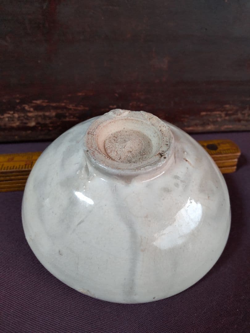 金時代 　鶴壁窯(磁州窯)　白釉 陰刻 花紋盃　　無庇完品