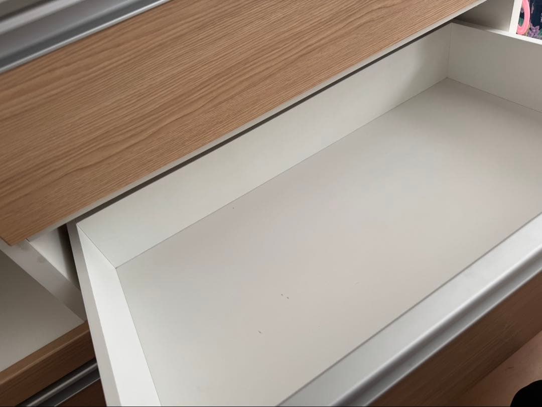 キッチン収納キャビネット