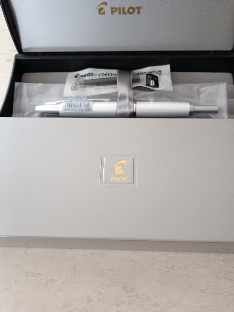 PILOT 万年筆 パールホワイト 細字 FCT-15SR-PWF　新品、未使用