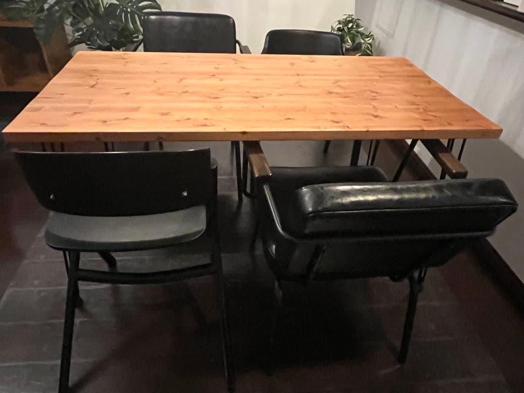 LOWYA ロウヤ ダイニングテーブル　幅140センチ