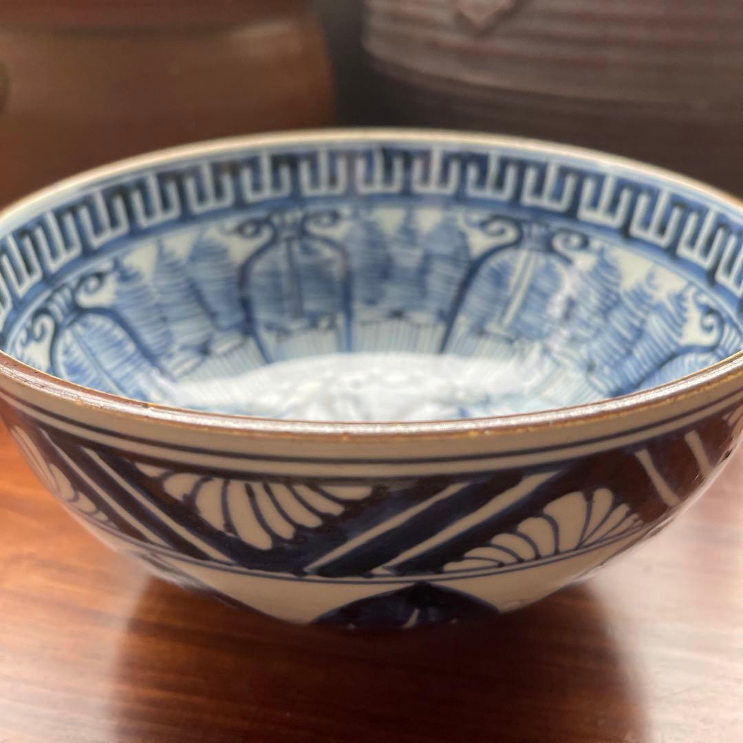 希少物　時代物　染付青白い伝統的な陶器の丼