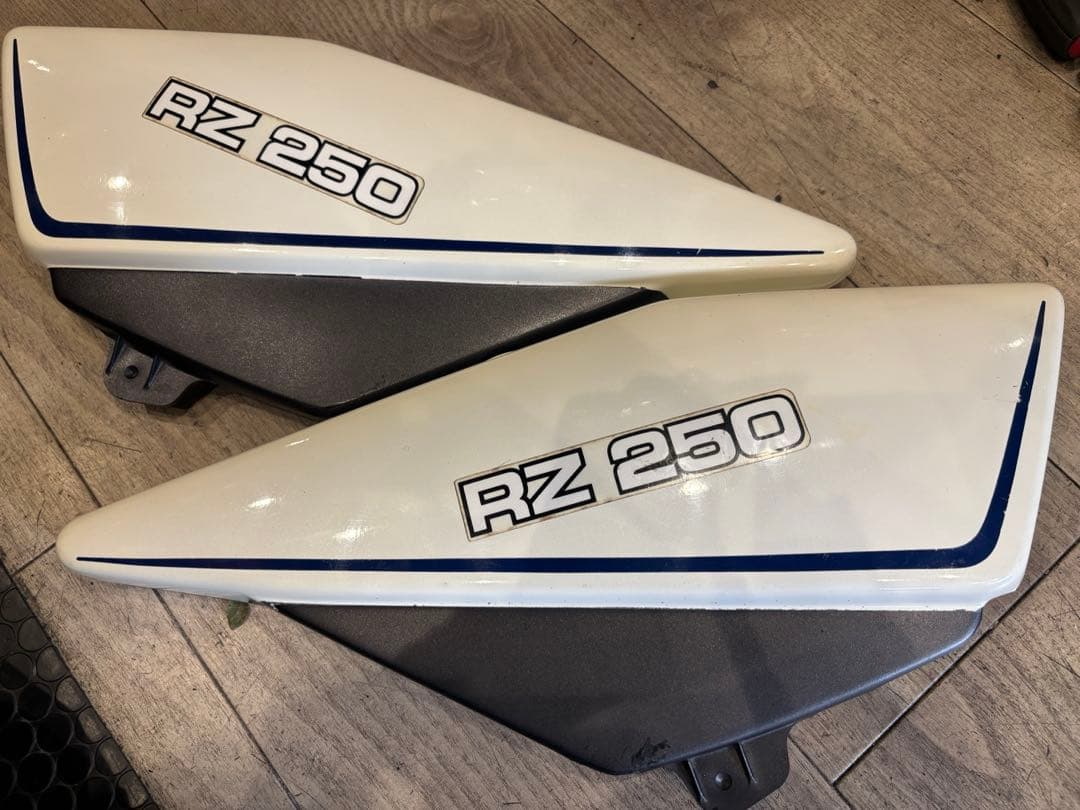 RZ250 サイドカウル