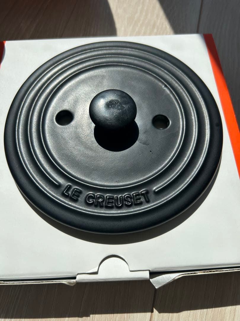 ルクルーゼ　ココット・エブリィ 18 【ワサビ】 (ライトゴールドツマミ)