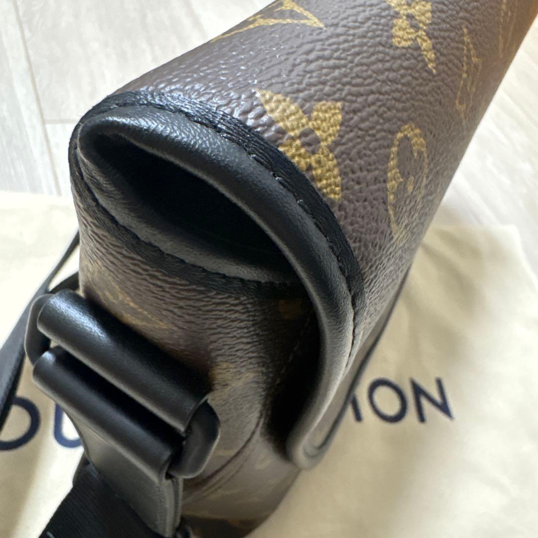 LOUIS VUITTON ルイヴィトン　マグネティックメッセンジャー