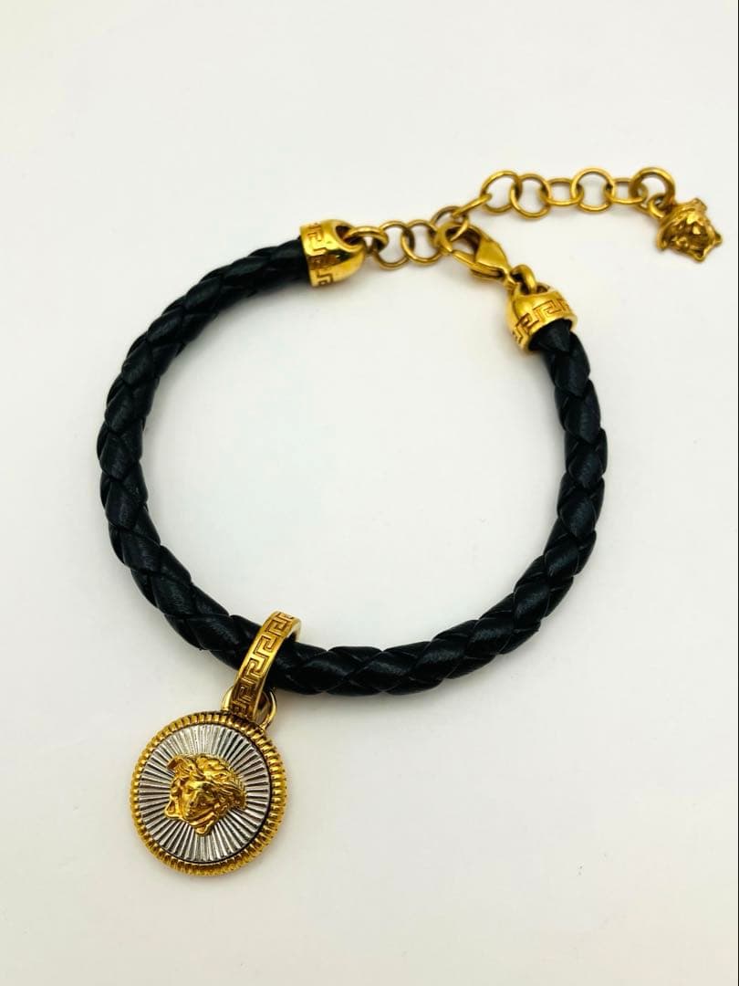 ヴェルサーチ　ブレスレット　ヒョウジン着用モデル　メデューサ　レザー