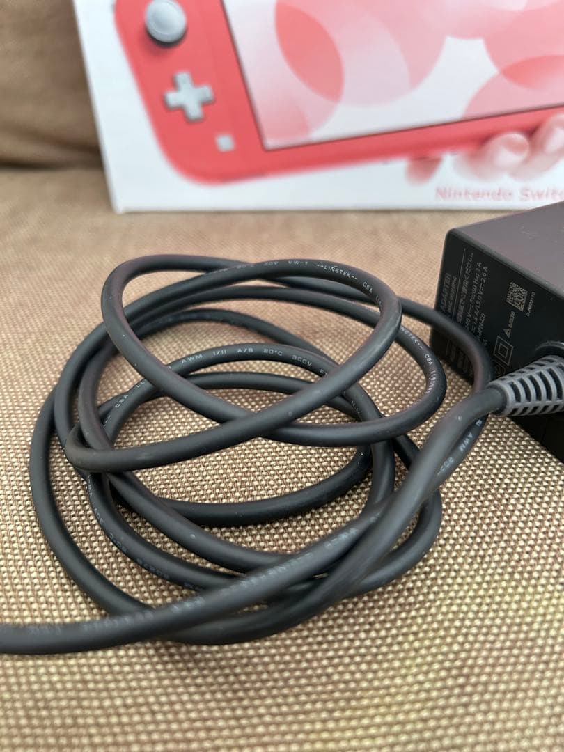 【Nintendo Switch Lite】　コーラル