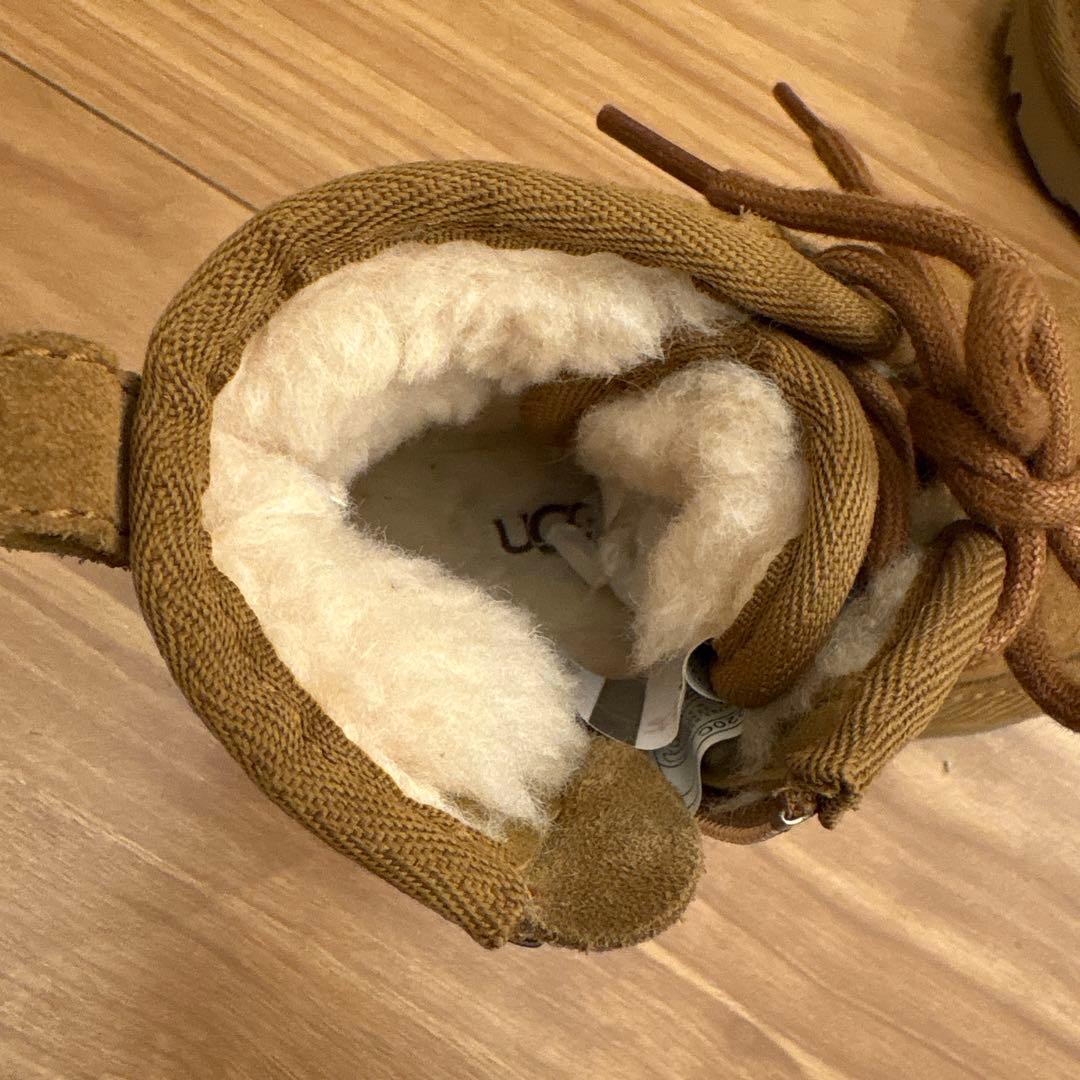 美品UGG T NEUMELL Ⅱキッズ ムートンブーツ　16㎝