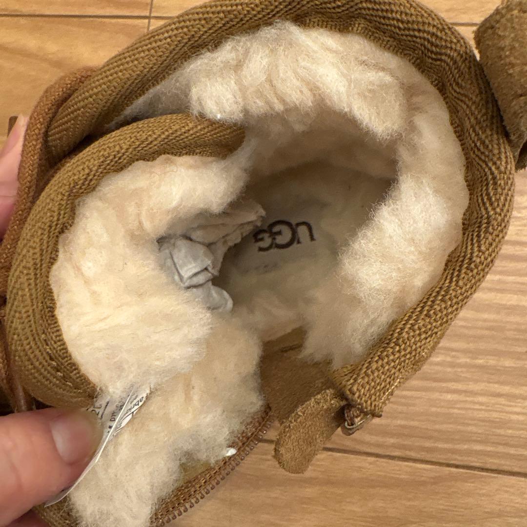 美品UGG T NEUMELL Ⅱキッズ ムートンブーツ　16㎝