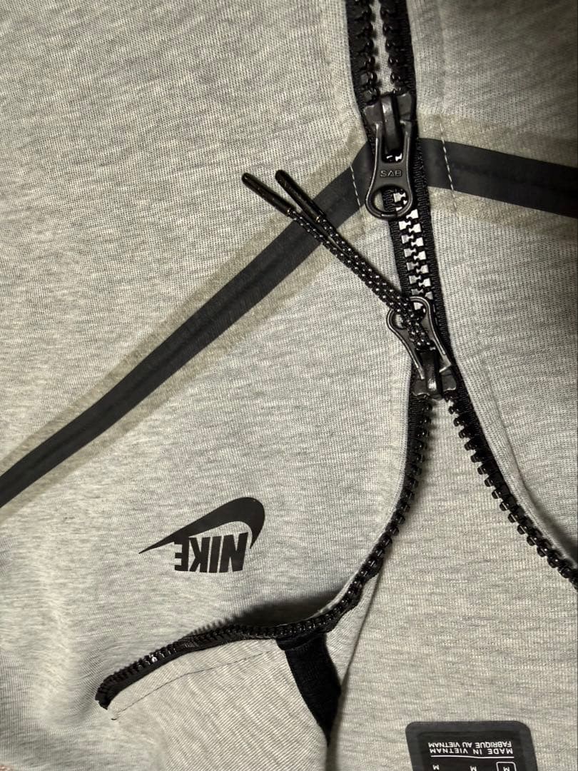 ナイキ　メンズ　Ｍ　３代目テックフリース　グレー　セットアップ　９１