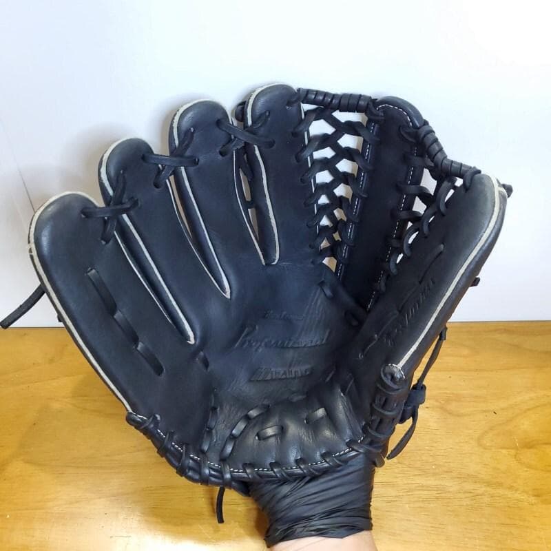 ミズノ イチローモデル プラチナラベル 左投げ用 児童用 外野用 軟式グローブ