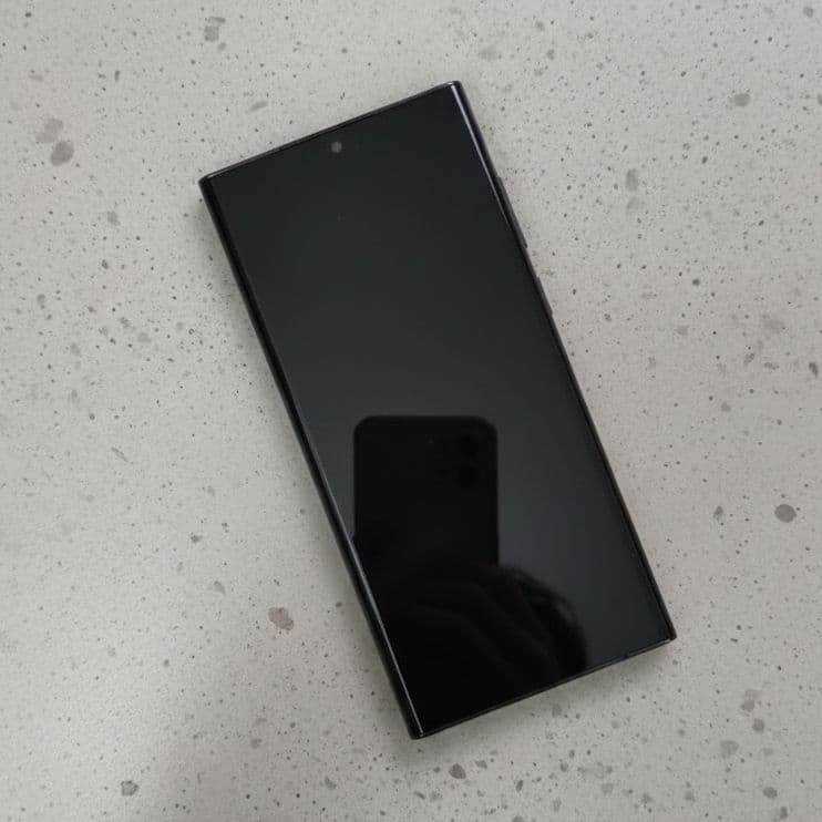 【週末セール】Galaxy s22 ultra 256GB SiMフリー