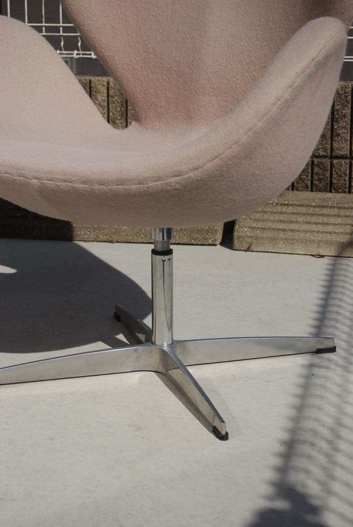 スワンチェア　ホワイト　1人掛け