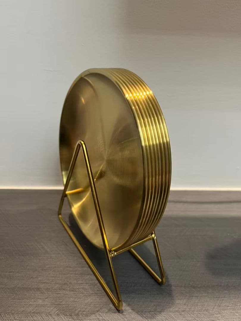 ブラス製リブエッジ丸皿 三角スタンド付き