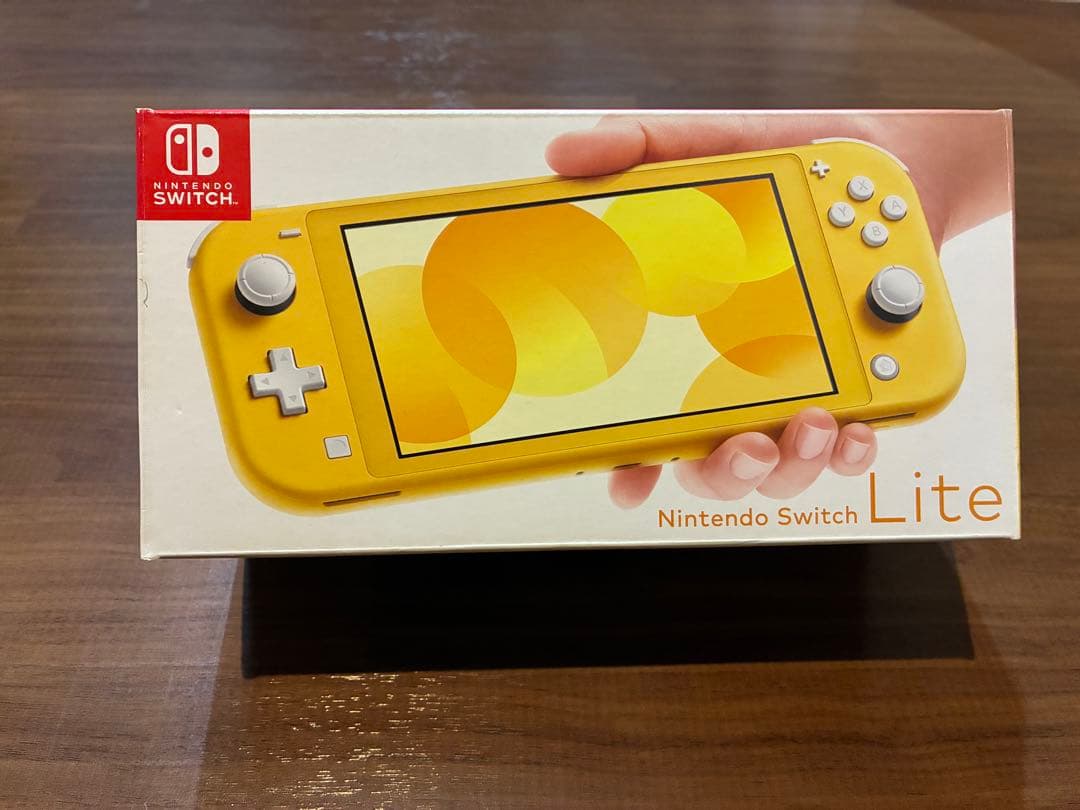 Nintendo Switch Lite イエロー　箱あり　おまけ付き