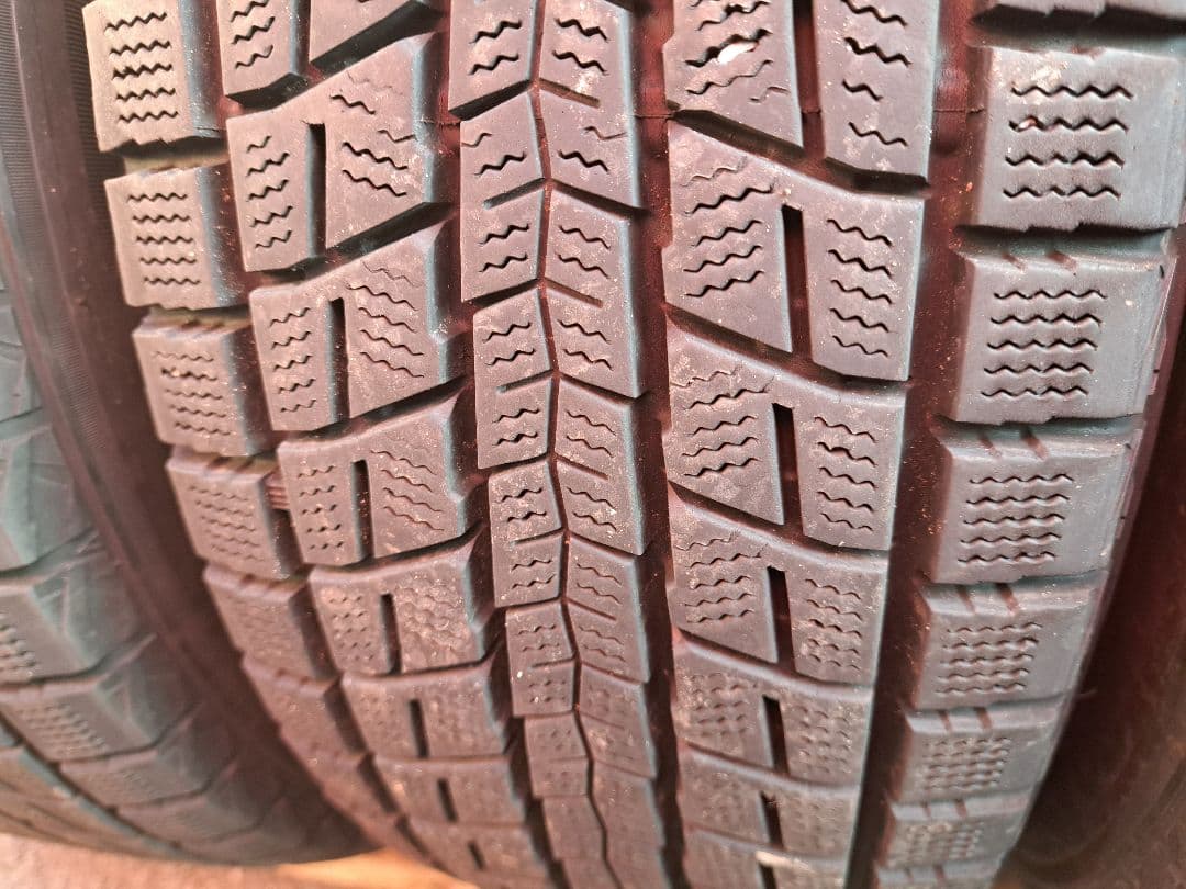 バリ山！215/70R16×4！信頼のダンロップ！WMSJ8！送料￥900