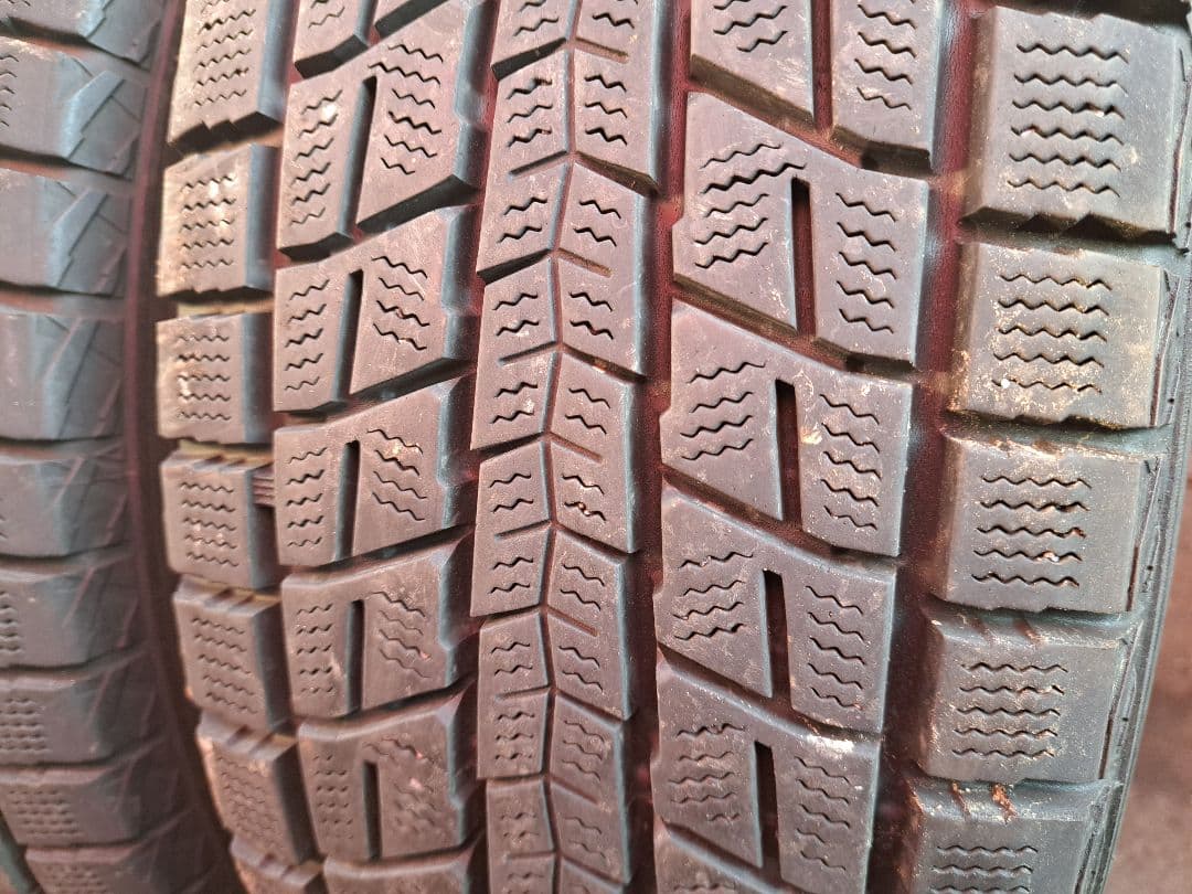 バリ山！215/70R16×4！信頼のダンロップ！WMSJ8！送料￥900