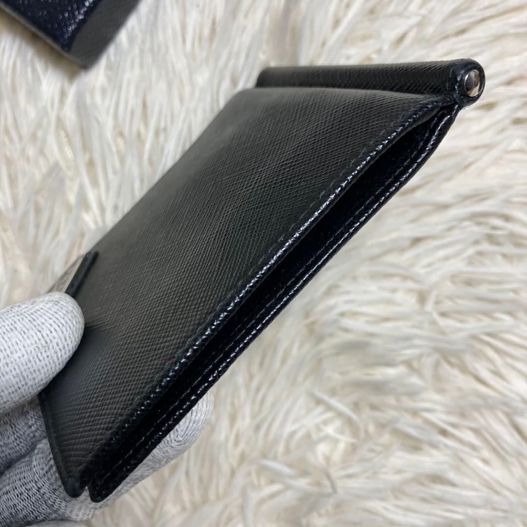 【極美品】 PRADA マネークリップ サフィアーノ 三角プレート IC内蔵