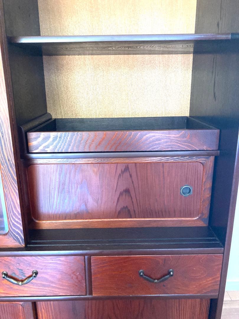 【連休sale】佇まい良さげな収納棚　食器棚