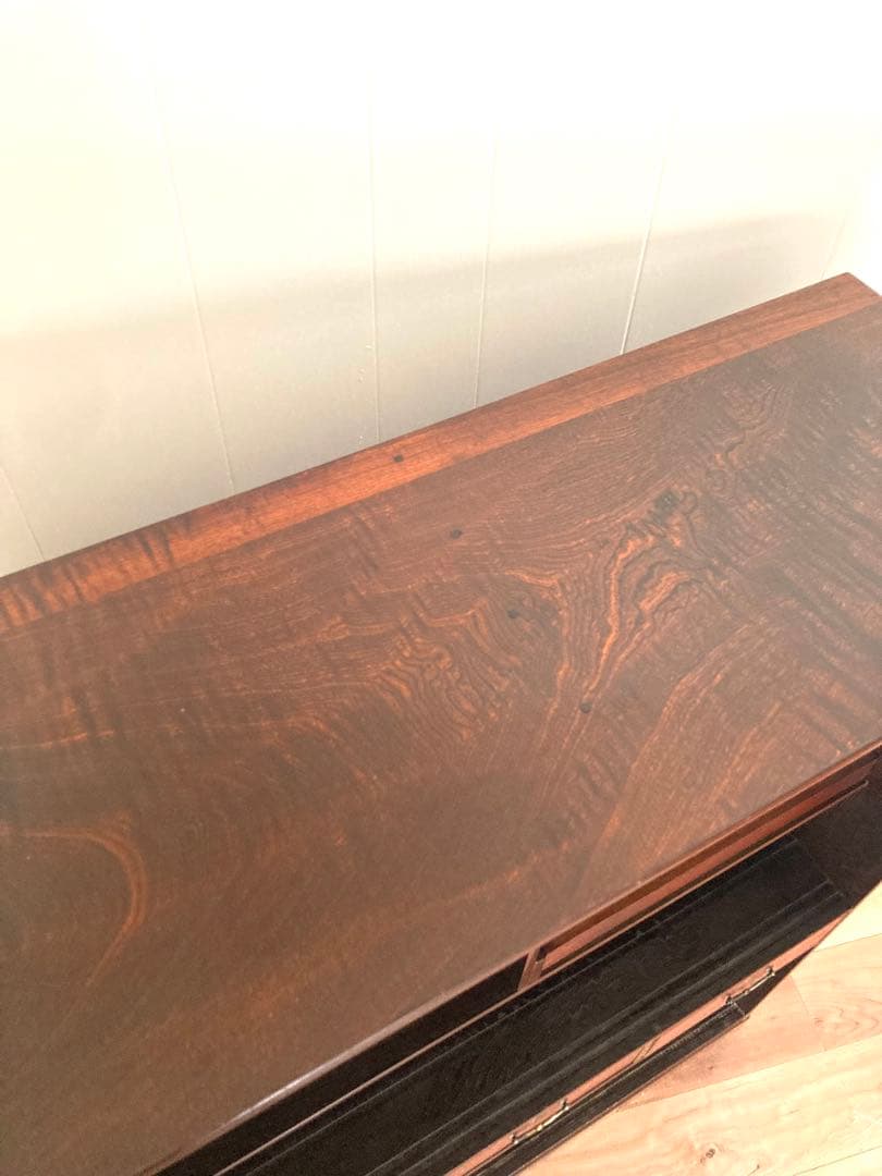 【連休sale】佇まい良さげな収納棚　食器棚