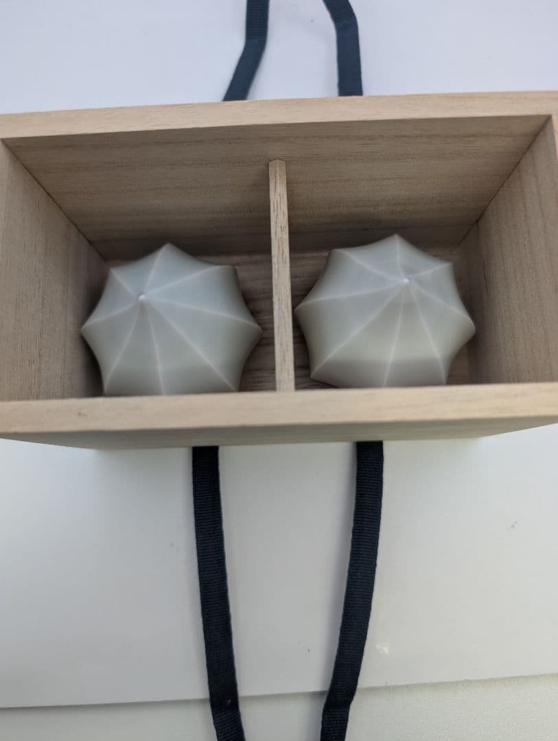白磁 星型 陶器 2個セット 木箱付き