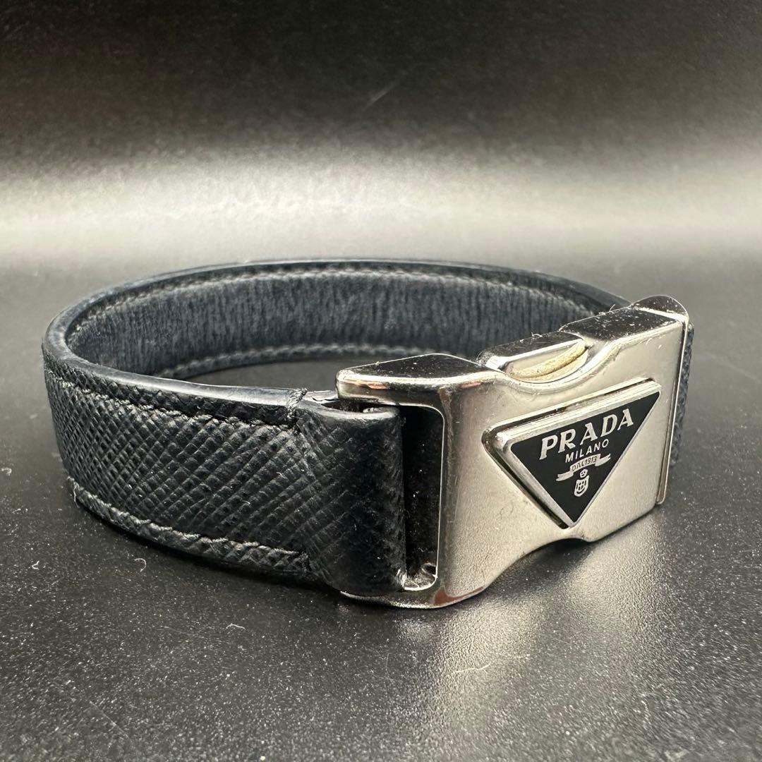 極美品✨　PRADA　プラダ　ブレスレット　レザー　ロゴ　刻印　1631