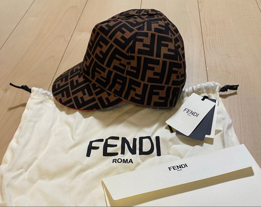 FENDI ロゴキャップ　正規品　コットン　ズッカ