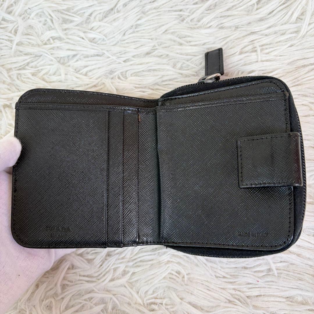 美品✨プラダ 三角ロゴ 二つ折り財布 サフィアーノレザー 黒 ラウンドファスナー