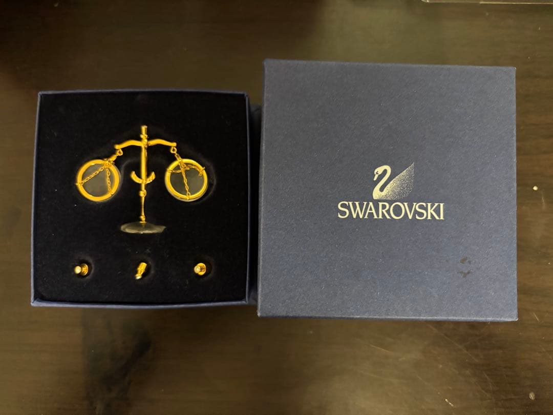 【美品】SWAROVSKI 天秤　置物　箱付き　クリスタル　ゴールド