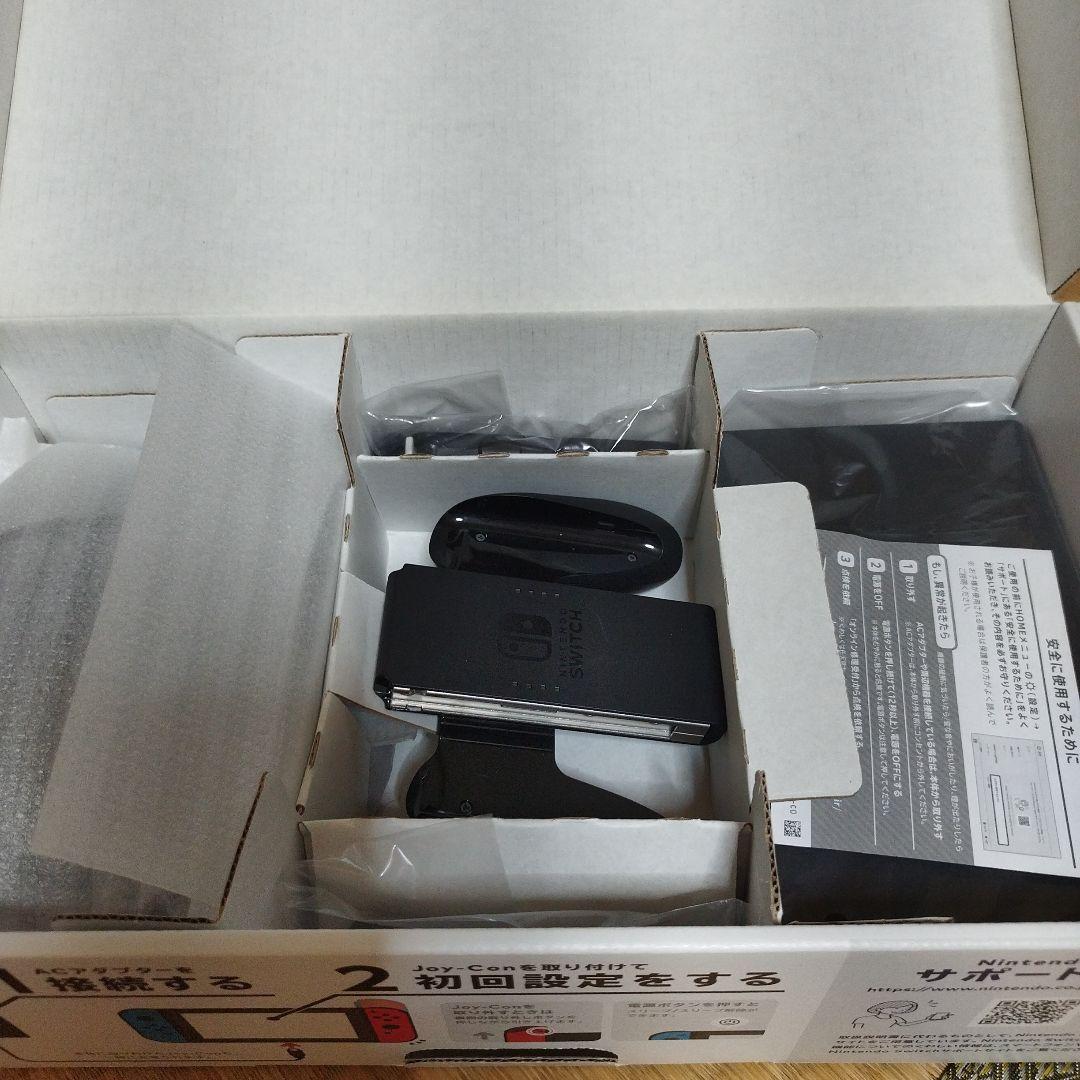 NINTENDO SWITCHネオンレッド　ネオンブルー