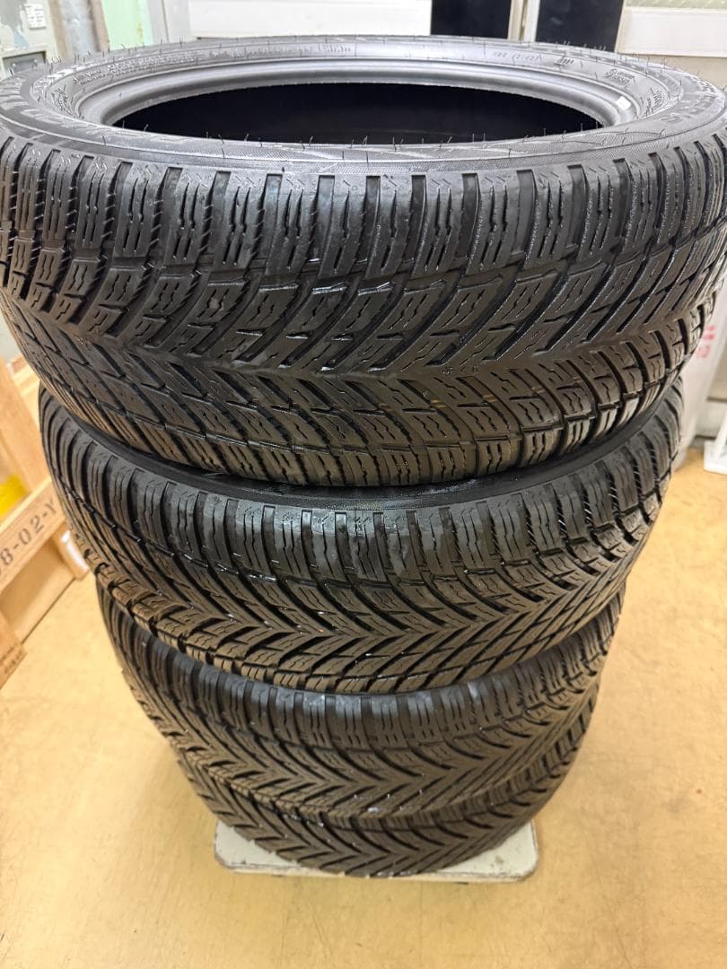 オールシーズンタイヤ NOKIAN 225/55R18 4本組